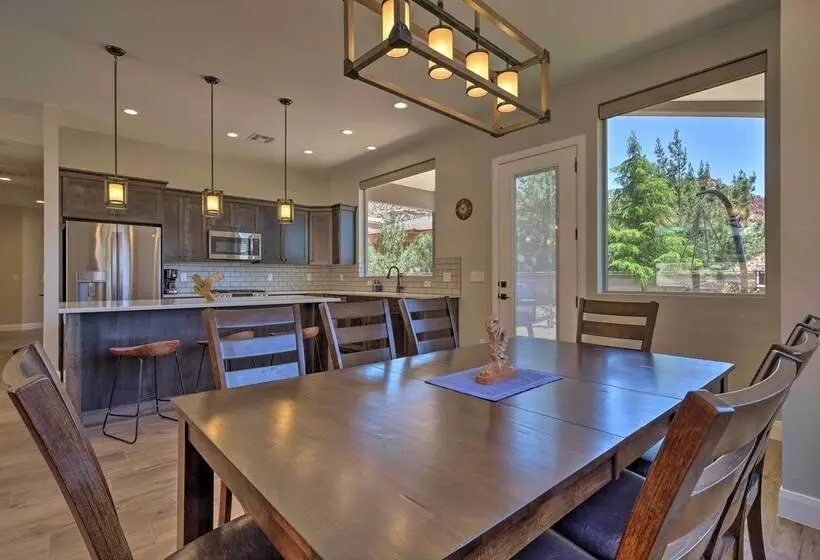 Stunning Kanab Home Amazing Red Rock Views!