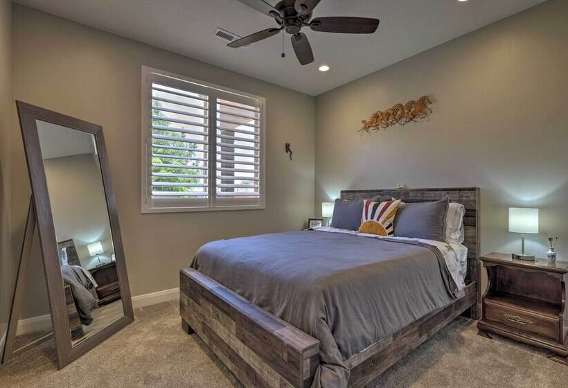 Stunning Kanab Home   Amazing Red Rock Views!