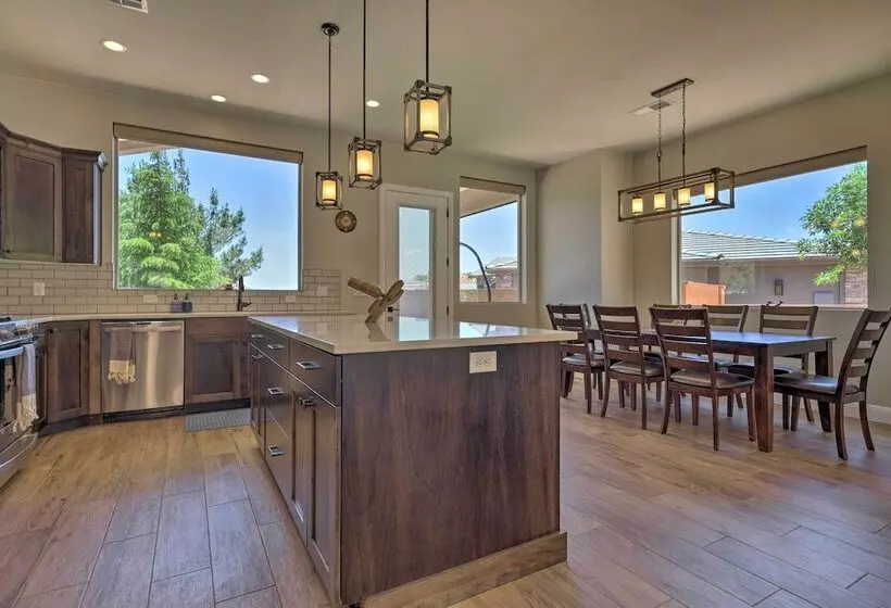 Stunning Kanab Home Amazing Red Rock Views!