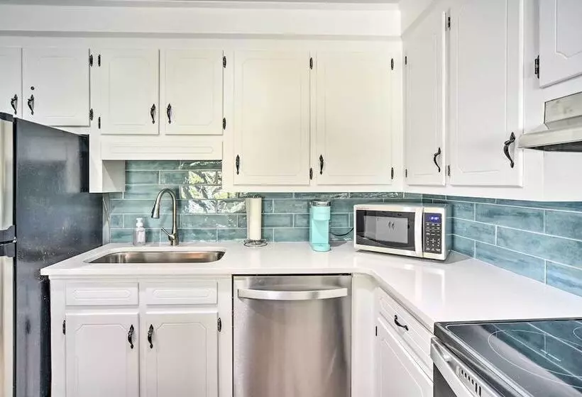 Sunny Edisto Island Duplex   Half Mile To Beach!