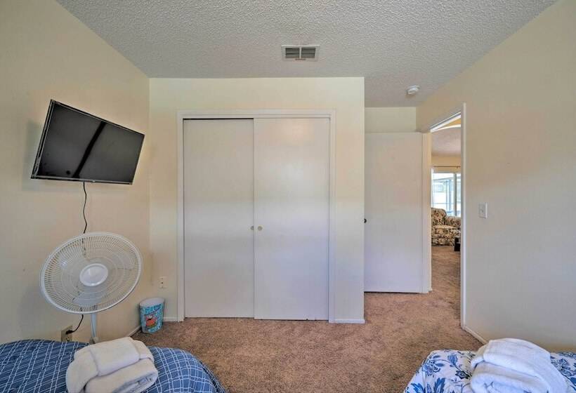 ~ 5 Mi To Theme Parks: Kissimmee Home W/ Pool