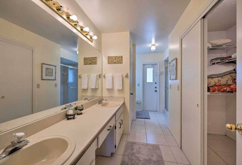 ~ 5 Mi To Theme Parks: Kissimmee Home W/ Pool