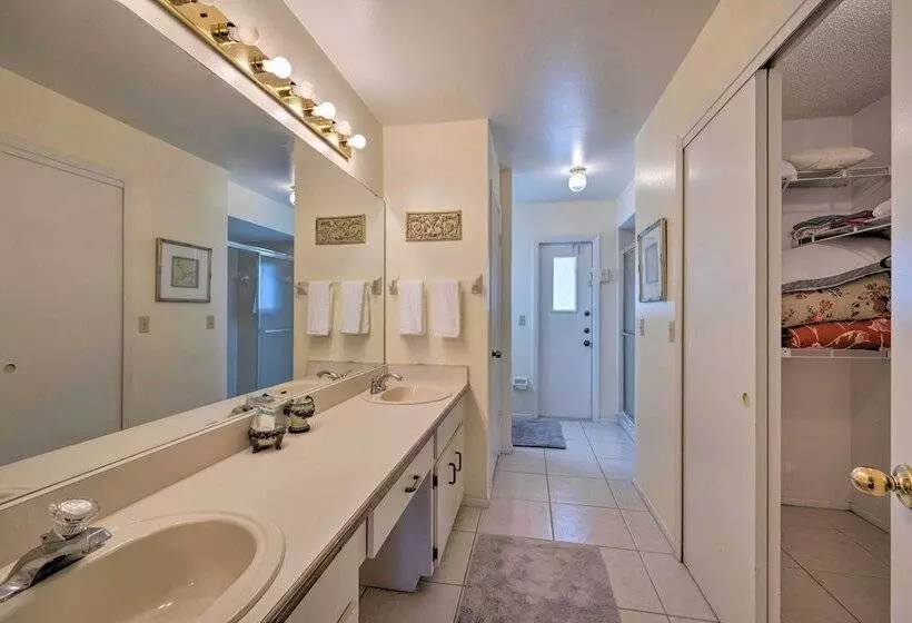 ~ 5 Mi To Theme Parks: Kissimmee Home W/ Pool