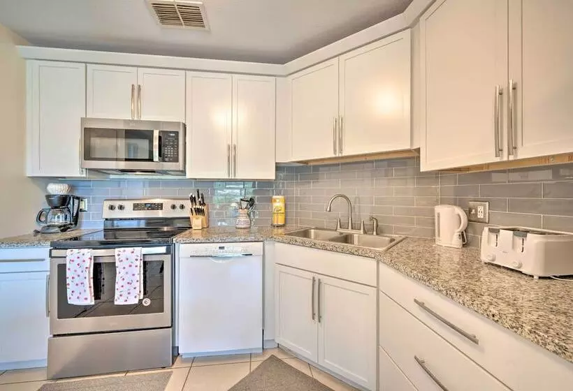 ~ 5 Mi To Theme Parks: Kissimmee Home W/ Pool