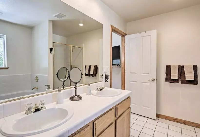 Tahoe Vista Family Cabin: 7 Mi To Northstar Resort