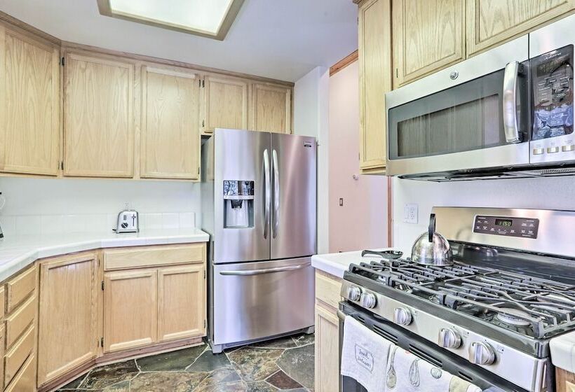 Tahoe Vista Family Cabin: 7 Mi To Northstar Resort