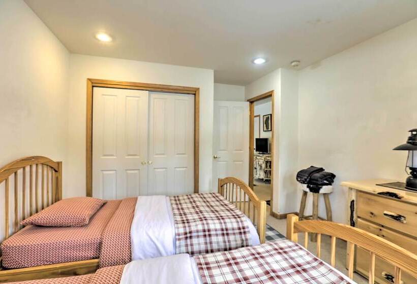 Tahoe Vista Family Cabin: 7 Mi To Northstar Resort