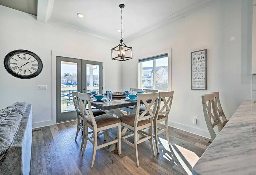 Vibrant Family House: Steps To Tims Ford Lake