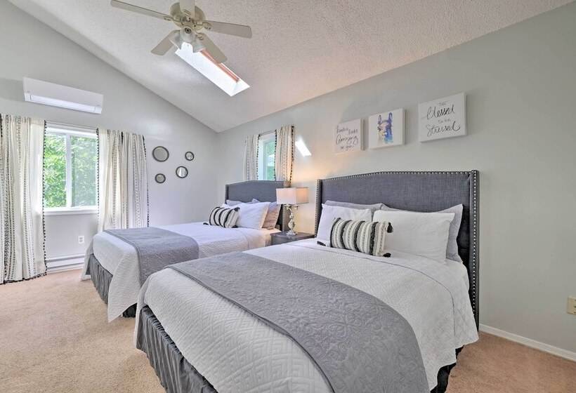 Tobyhanna Home W/ Hot Tub, Fire Pit, Deck + Grill!