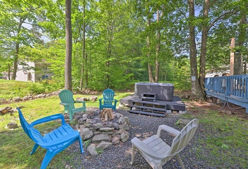 Tobyhanna Home W/ Hot Tub, Fire Pit, Deck + Grill!