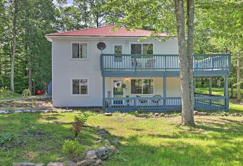 Tobyhanna Home W/ Hot Tub, Fire Pit, Deck + Grill!