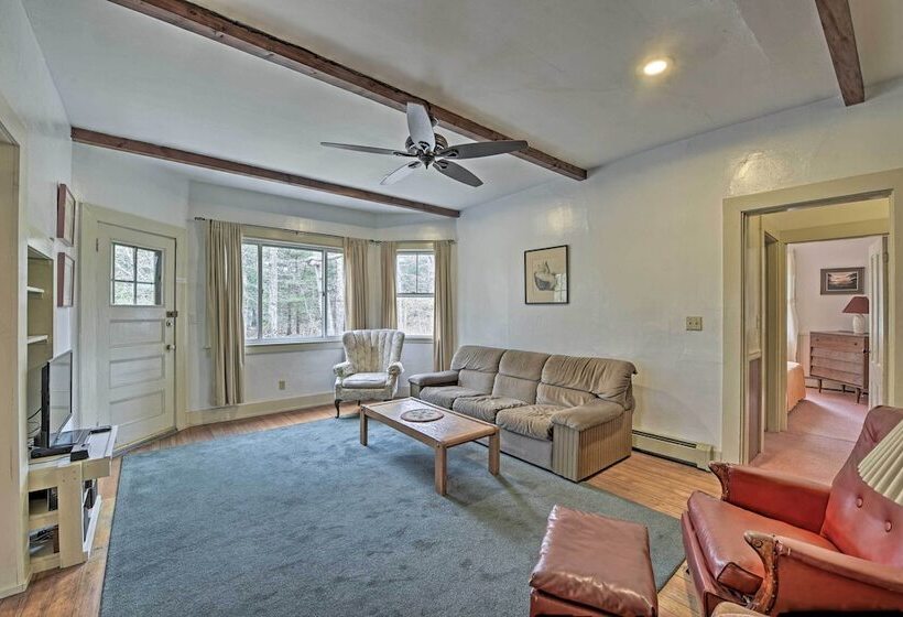 Vineyard Haven House   Easy Access To Beaches