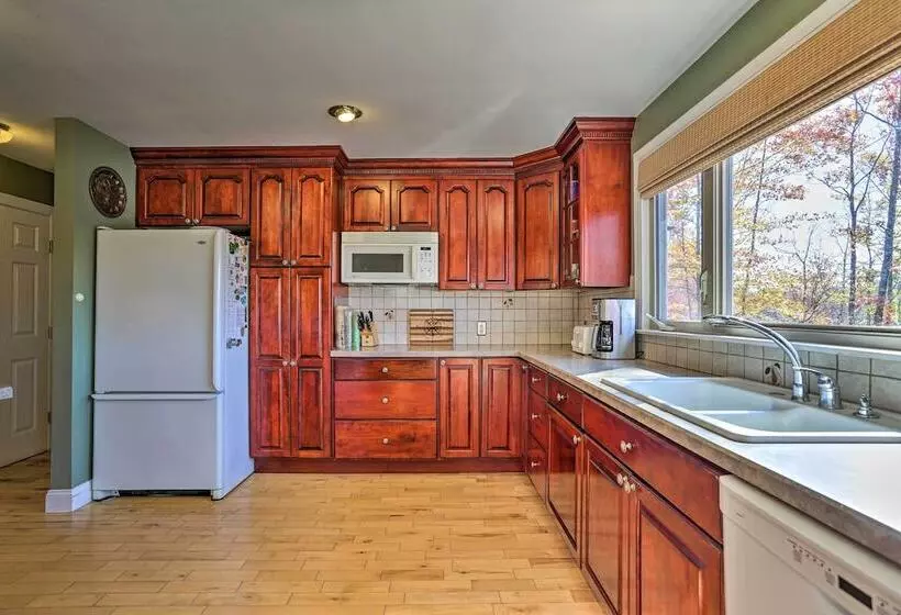 Ski, Swim & Relax: Waterfront Haven On Pines Lake!