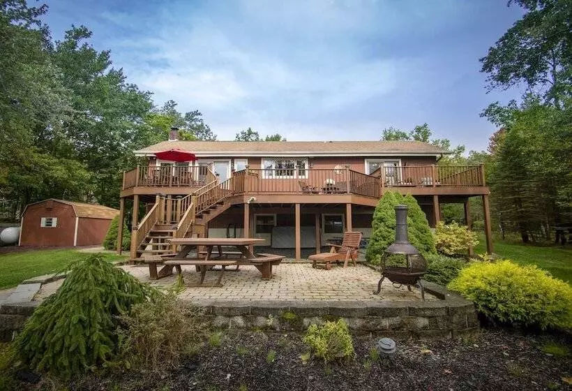 Ski, Swim & Relax: Waterfront Haven On Pines Lake!