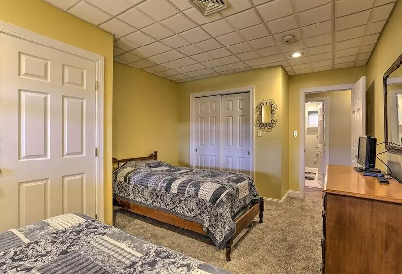 Ski, Swim & Relax: Waterfront Haven On Pines Lake!