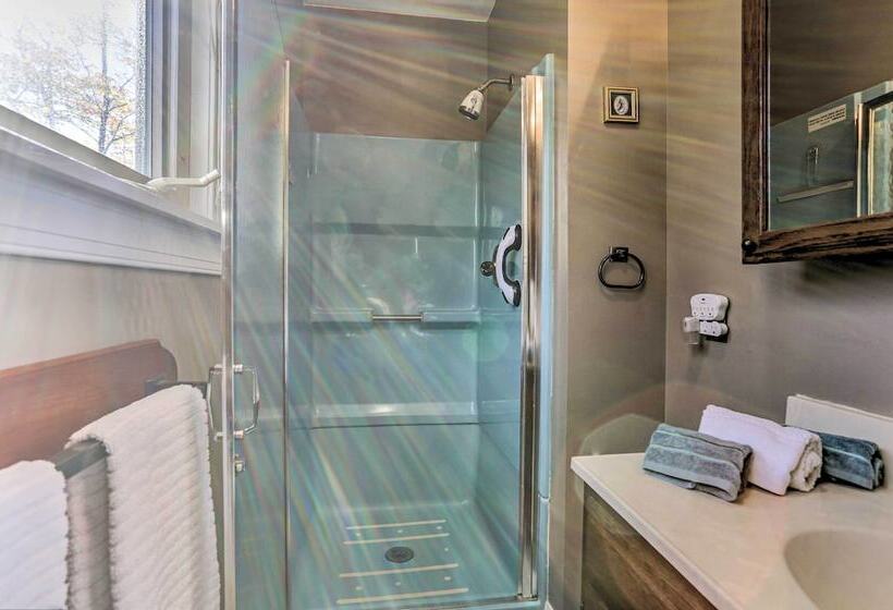 Ski, Swim & Relax: Waterfront Haven On Pines Lake!