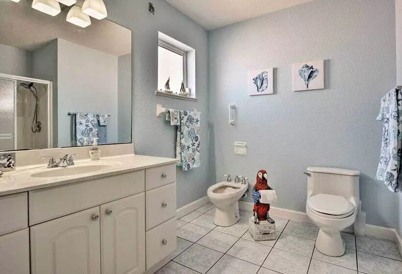 Waterfront Nettles Island Beach House: Pool Access