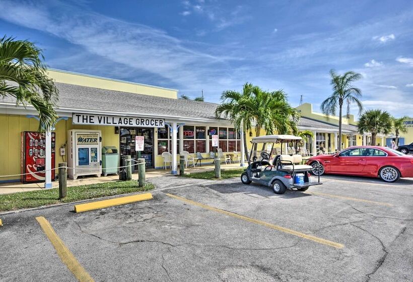 Waterfront Nettles Island Beach House: Pool Access