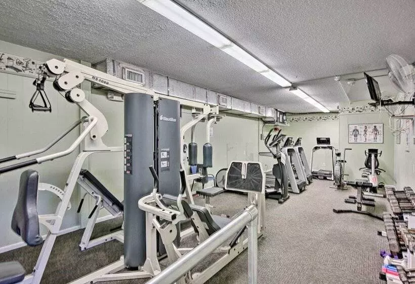 Waterfront Nettles Island Beach House: Pool Access