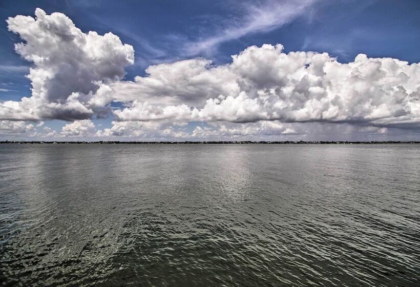 Waterfront Nettles Island Beach House: Pool Access