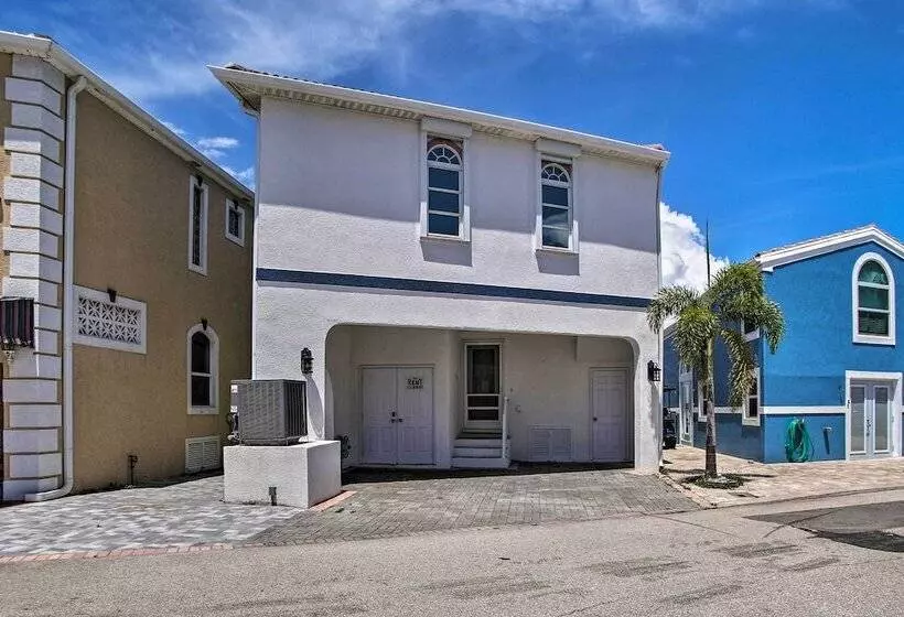 Waterfront Nettles Island Beach House: Pool Access