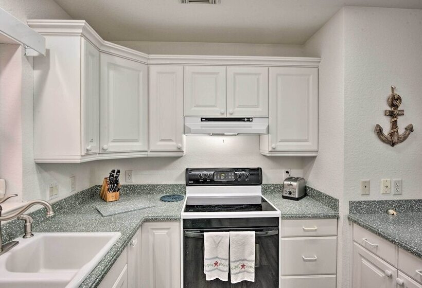 Waterfront Nettles Island Beach House: Pool Access