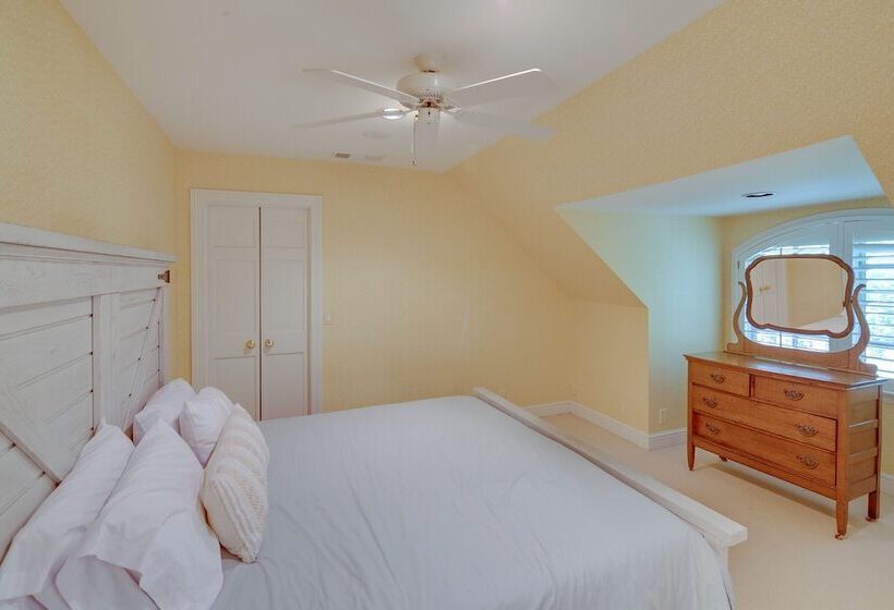 Pool, Hot Tub & Outdoor Theater: Franklin Retreat