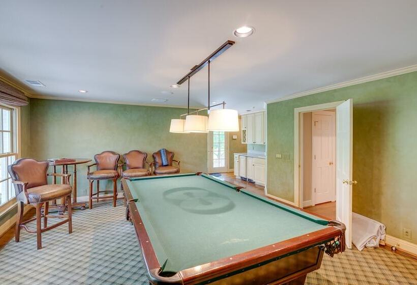 Pool, Hot Tub & Outdoor Theater: Franklin Retreat