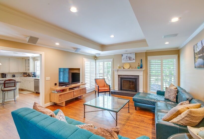 Pool, Hot Tub & Outdoor Theater: Franklin Retreat