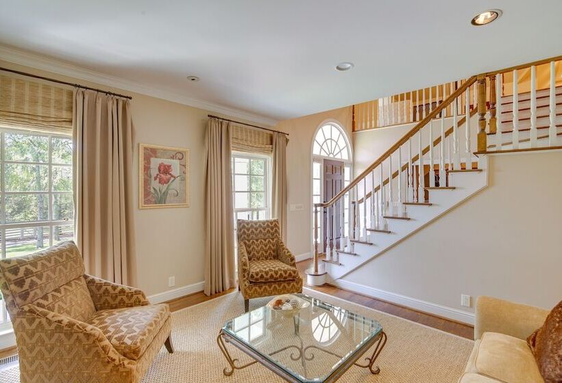 Pool, Hot Tub & Outdoor Theater: Franklin Retreat