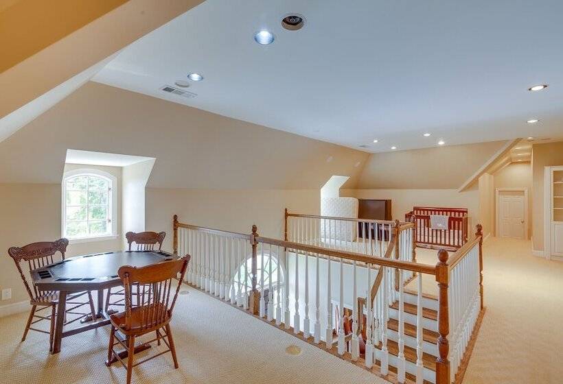 Pool, Hot Tub & Outdoor Theater: Franklin Retreat