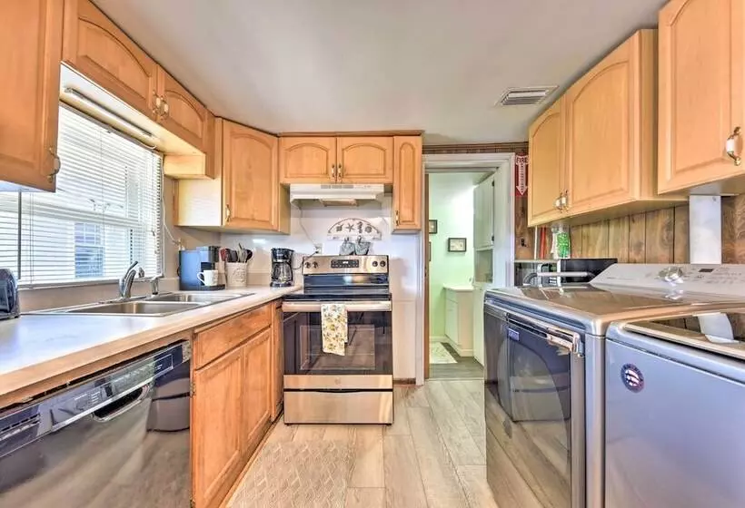 Oceanfront Amelia Island Cottage Near State Park!