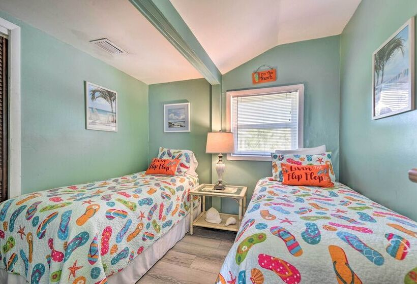 Oceanfront Amelia Island Cottage Near State Park!