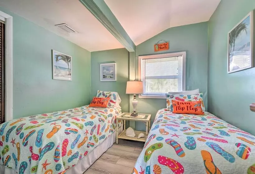 Oceanfront Amelia Island Cottage Near State Park!