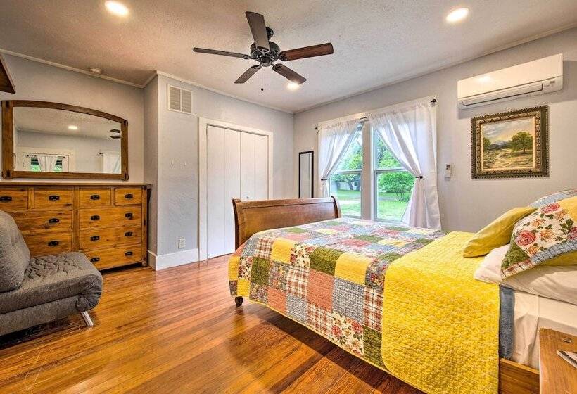 Betty B S River House < 1 Mi To Blanco State Park!