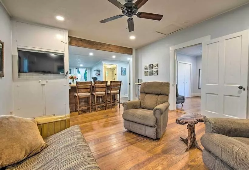 Betty B S River House < 1 Mi To Blanco State Park!