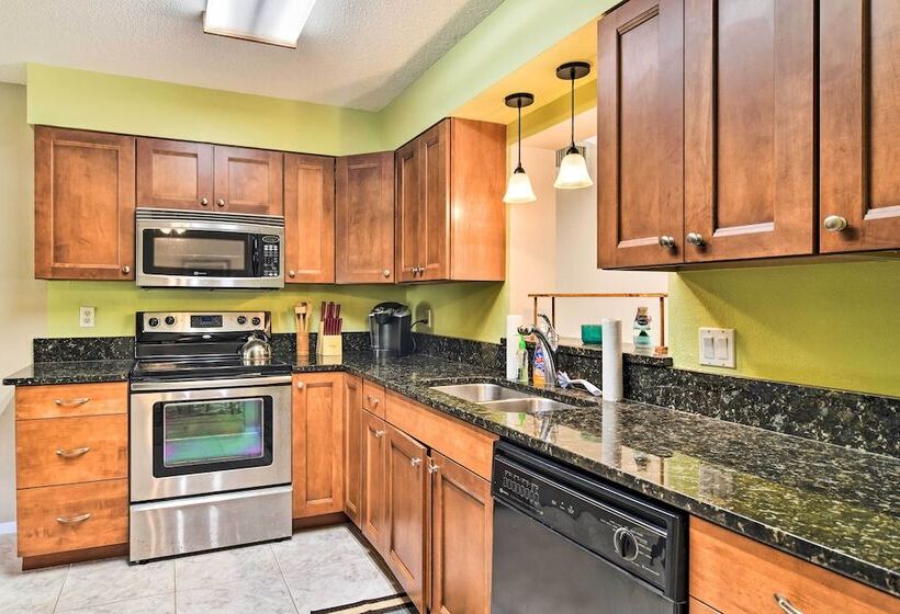 Bradenton Snowbird Sanctuary W/ Covered Patio!