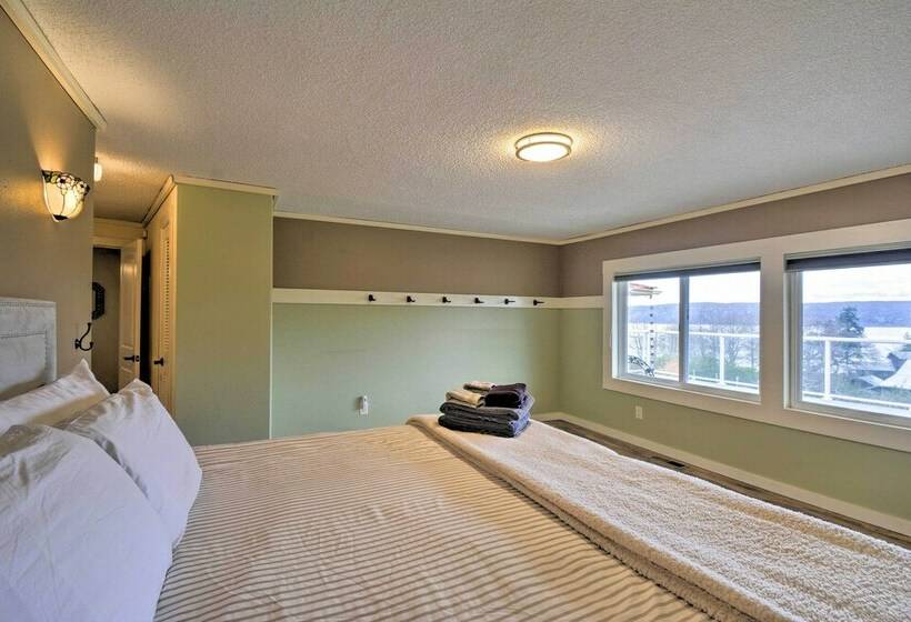 Breathtaking Port Ludlow Home W/ Deck & Yard