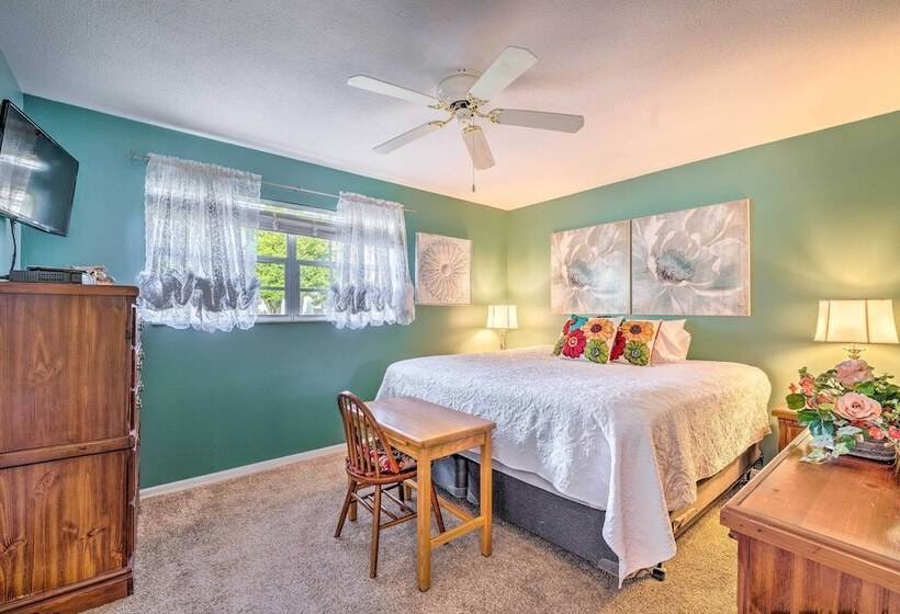 Waterfront Retreat W/ Kayaks & Private Dock!