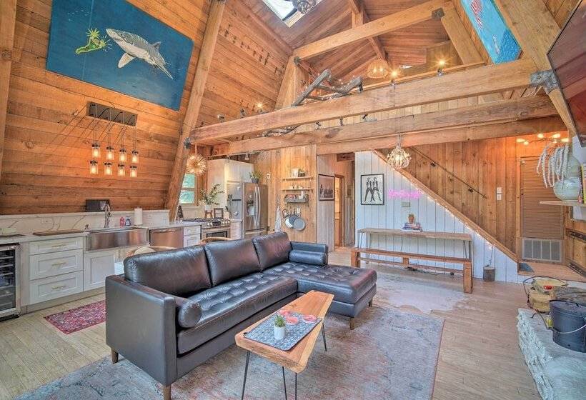 Cabin Vacation Rental: 4 Mi To Lake Arrowhead