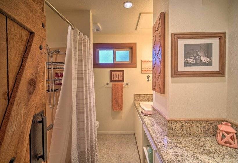 Cabin Vacation Rental: 4 Mi To Lake Arrowhead