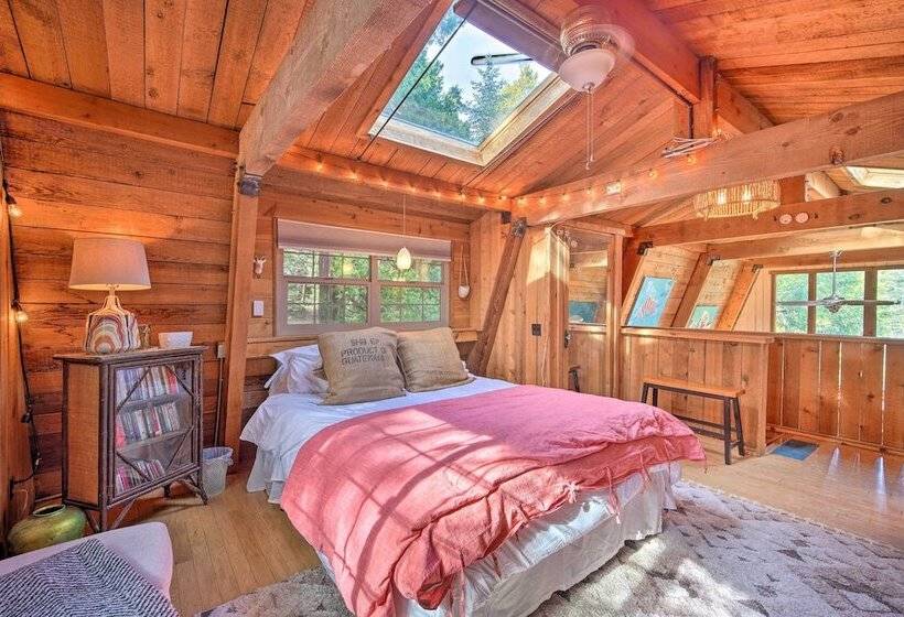 Cabin Vacation Rental: 4 Mi To Lake Arrowhead