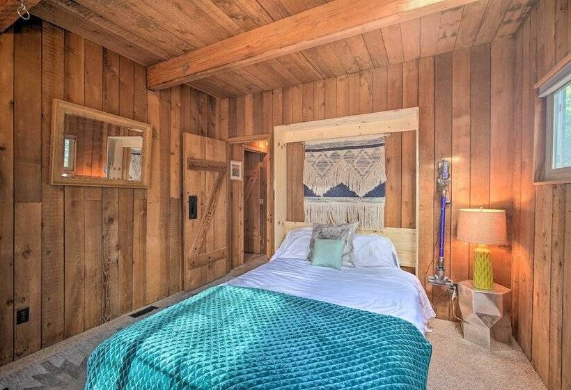 Cabin Vacation Rental: 4 Mi To Lake Arrowhead