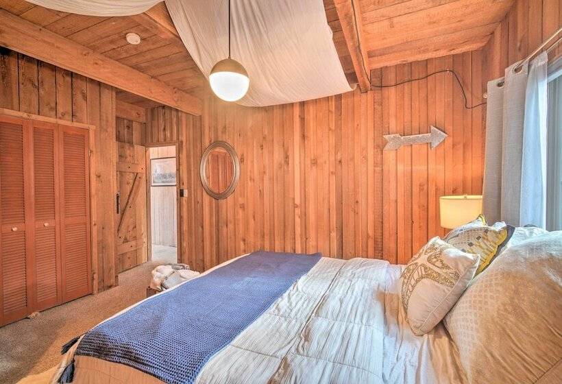 Cabin Vacation Rental: 4 Mi To Lake Arrowhead
