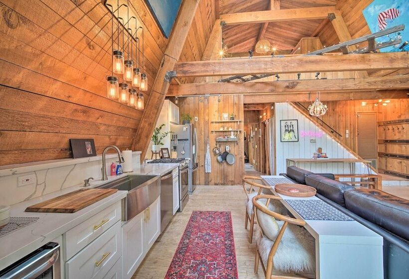 Cabin Vacation Rental: 4 Mi To Lake Arrowhead