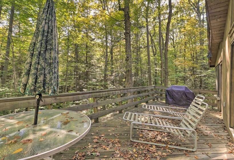 Cabin W/ 3 Acres, Tennis Courts: By 4 Ski Mtns