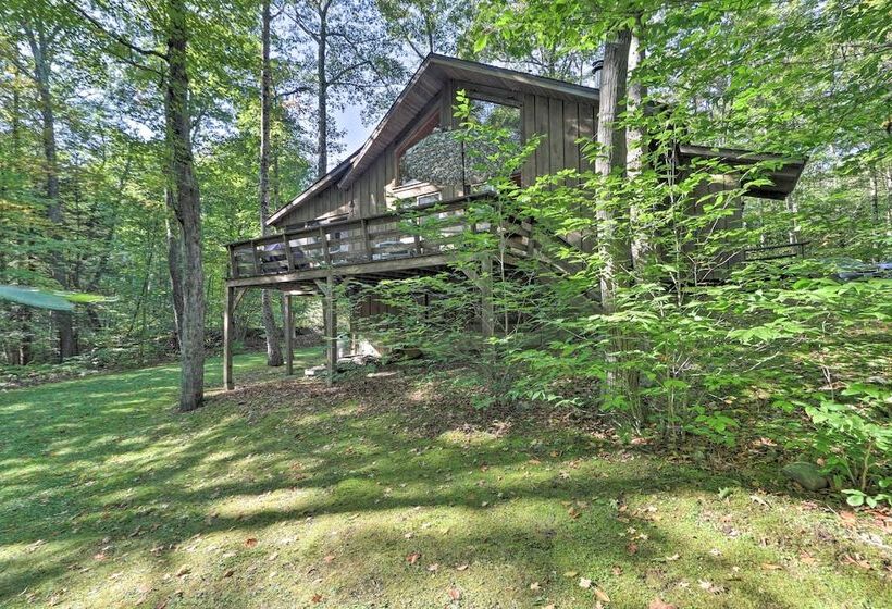 Cabin W/ 3 Acres, Tennis Courts: By 4 Ski Mtns
