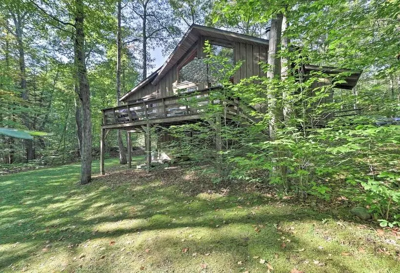 Cabin W/ 3 Acres, Tennis Courts: By 4 Ski Mtns