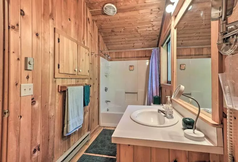 Cabin W/ 3 Acres, Tennis Courts: By 4 Ski Mtns