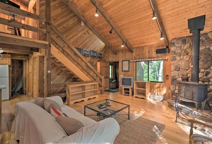 Cabin W/ 3 Acres, Tennis Courts: By 4 Ski Mtns